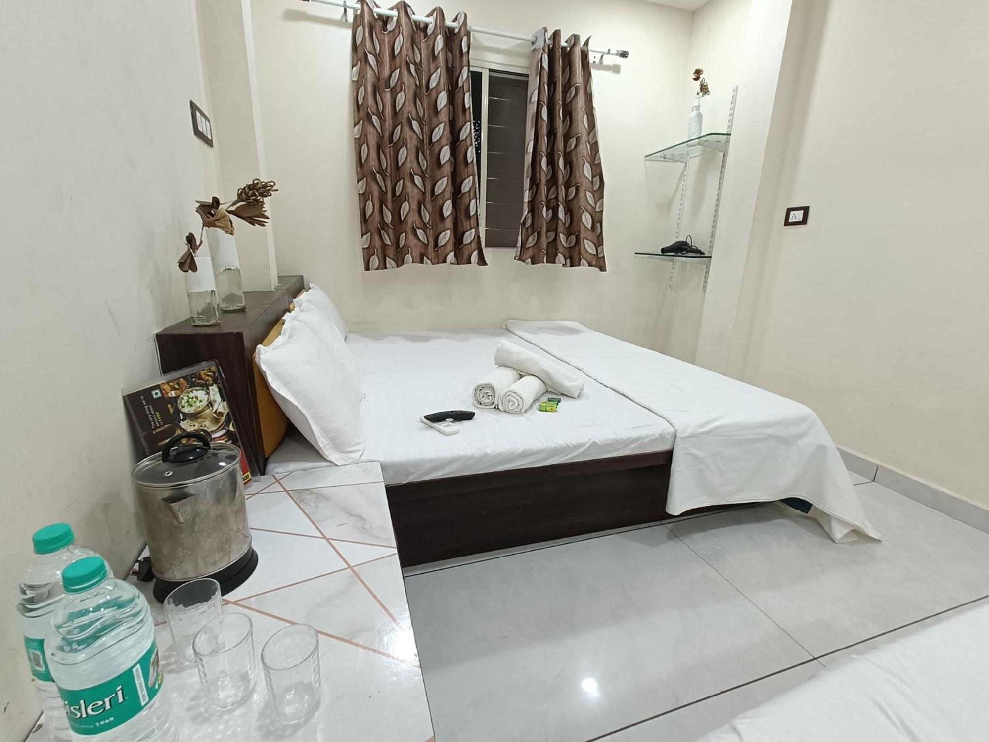 Treebo Yatri Grah Kshipra T Hotel Ujaim Exterior foto