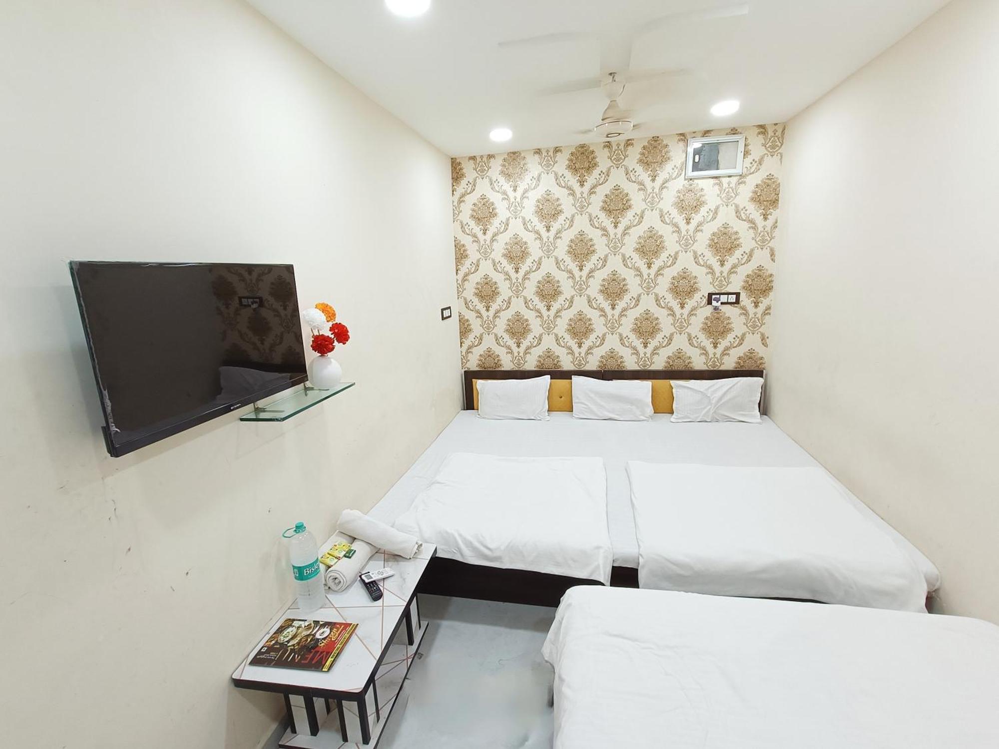 Treebo Yatri Grah Kshipra T Hotel Ujaim Exterior foto