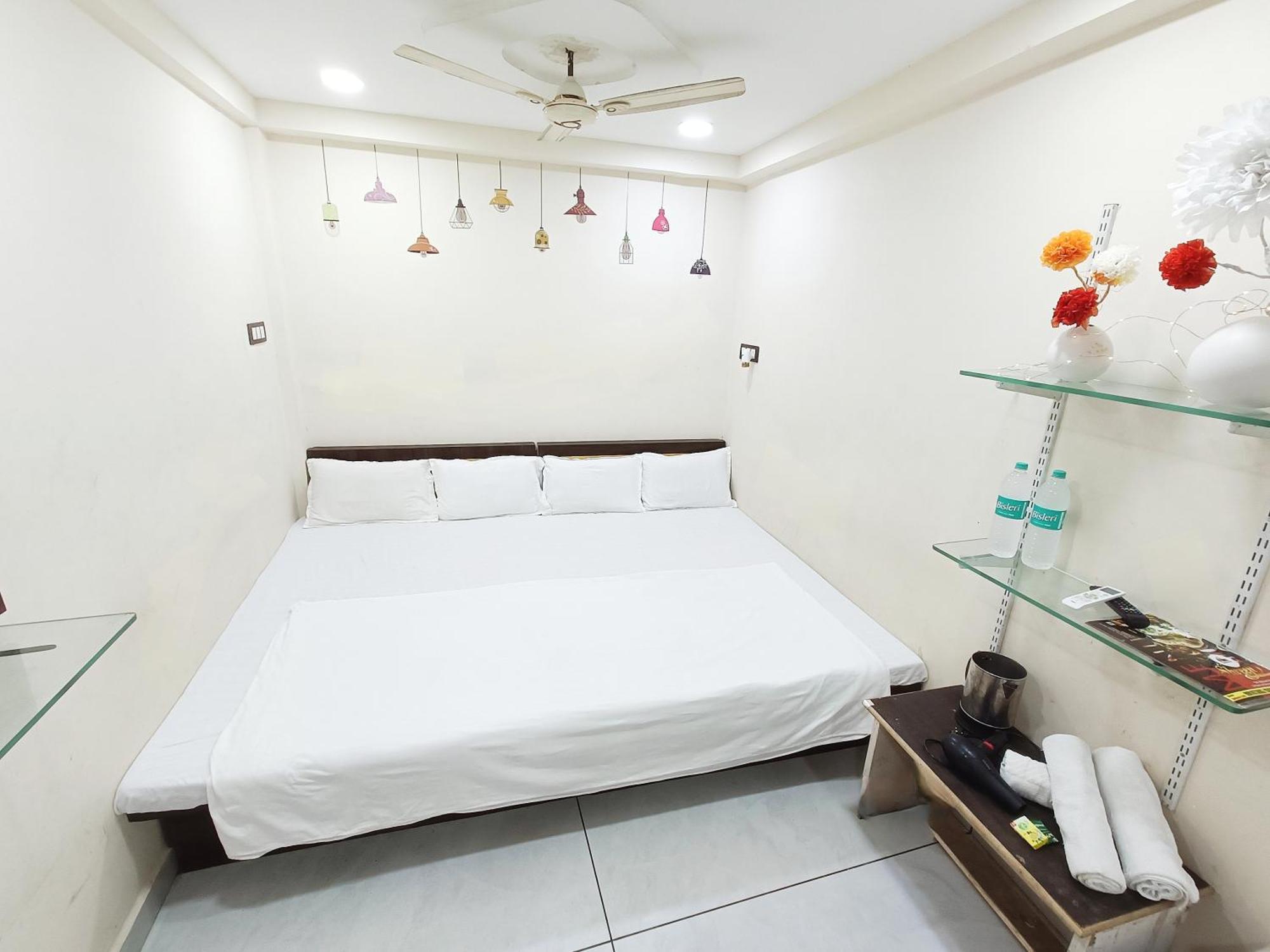 Treebo Yatri Grah Kshipra T Hotel Ujaim Exterior foto